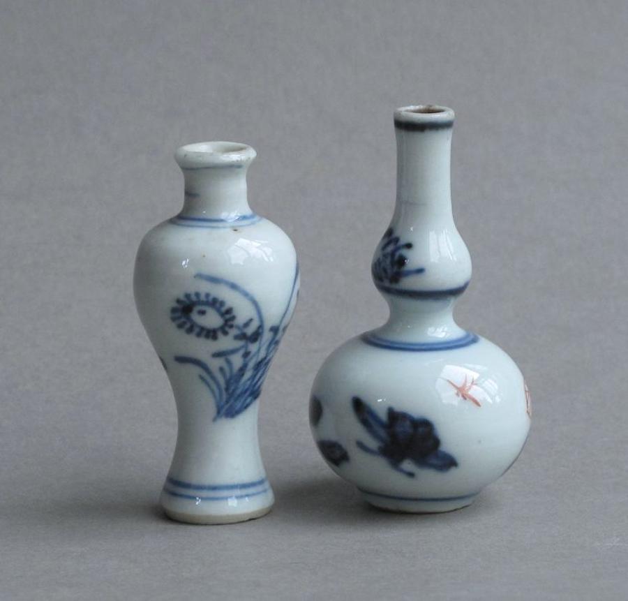 2 miniature Chinese vases Kangxi