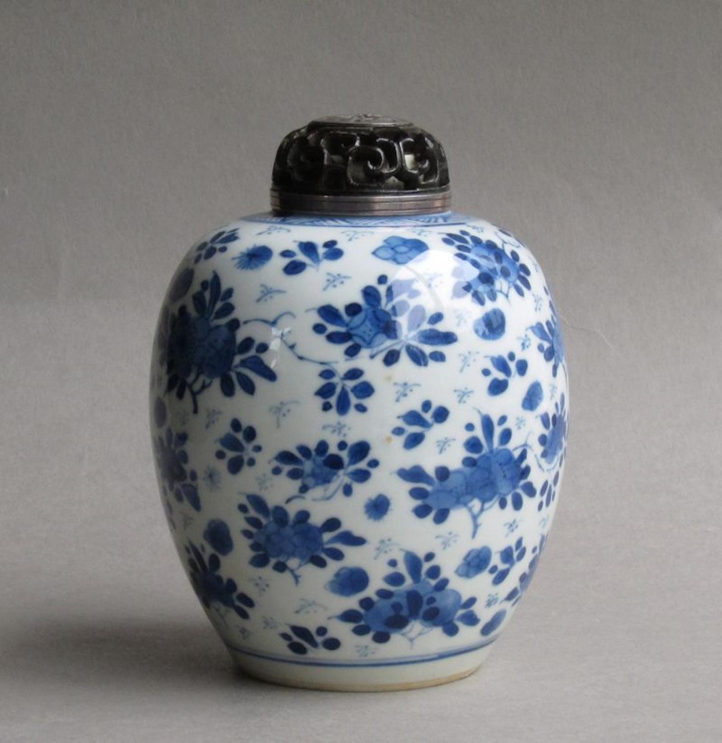 Good Chinese ovoid vase, Kangxi