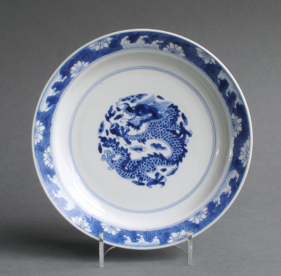 Good quality Chinese dragon plate, Kangxi