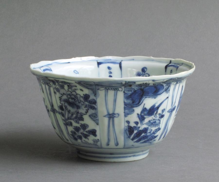 Finely-potted late Ming Kraak crow cup, Wanli