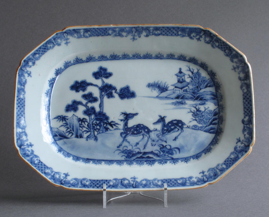A small Chinese platter with deer, Qianlong