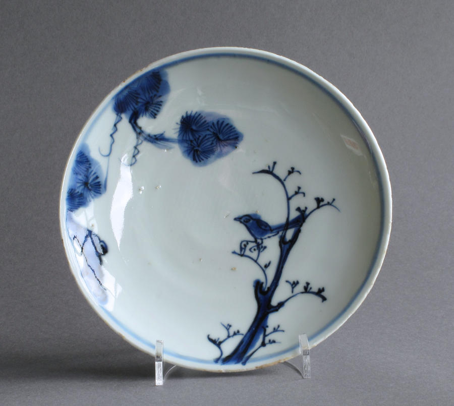 Chinese late Ming dish with bird and pine tree