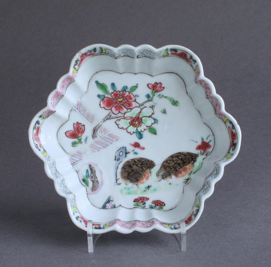 A Chinese famille rose '2 quail' teapot stand, Qianlong