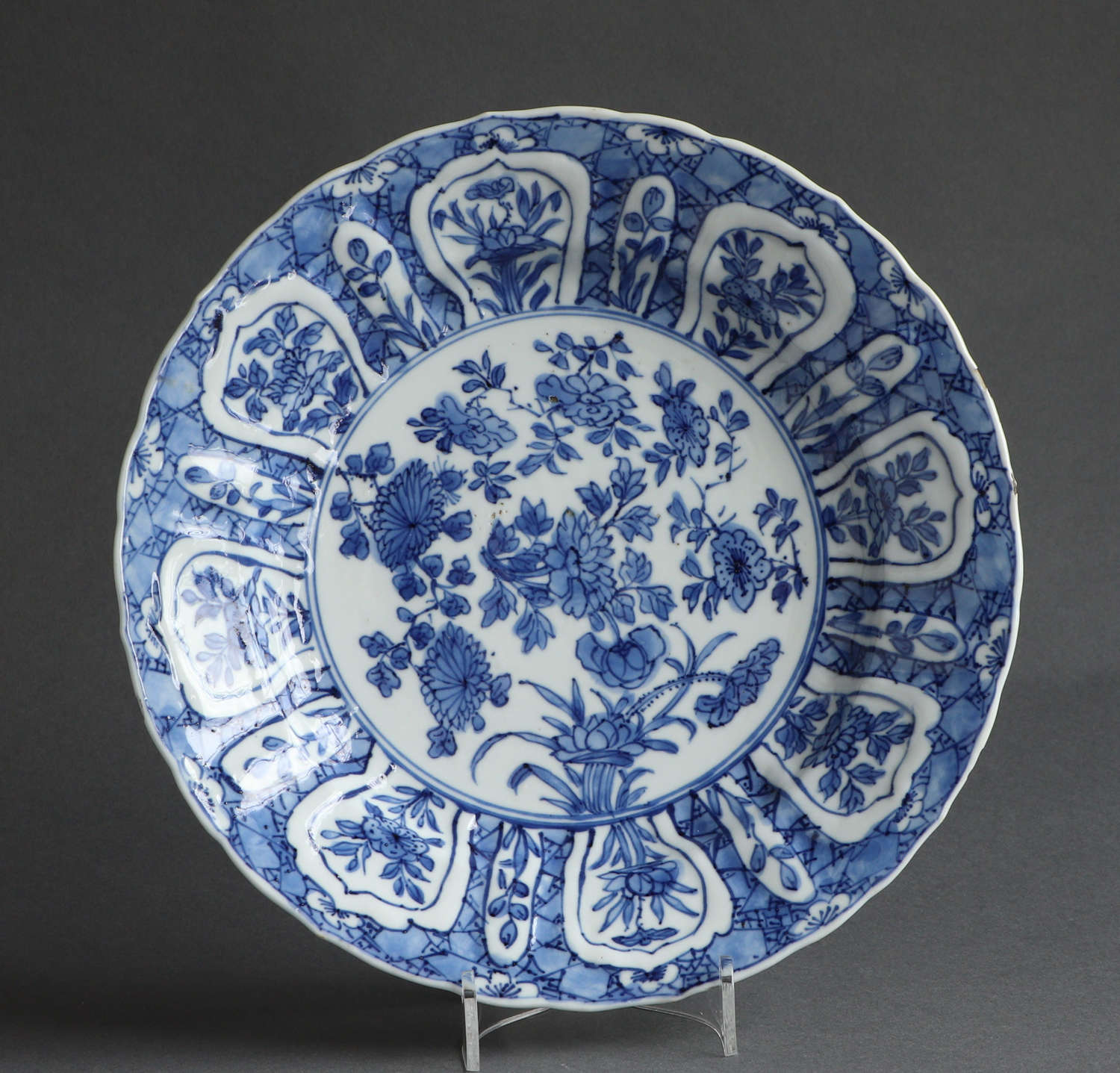 A good Chinese underglaze blue plate, Kangxi, with unusual mark