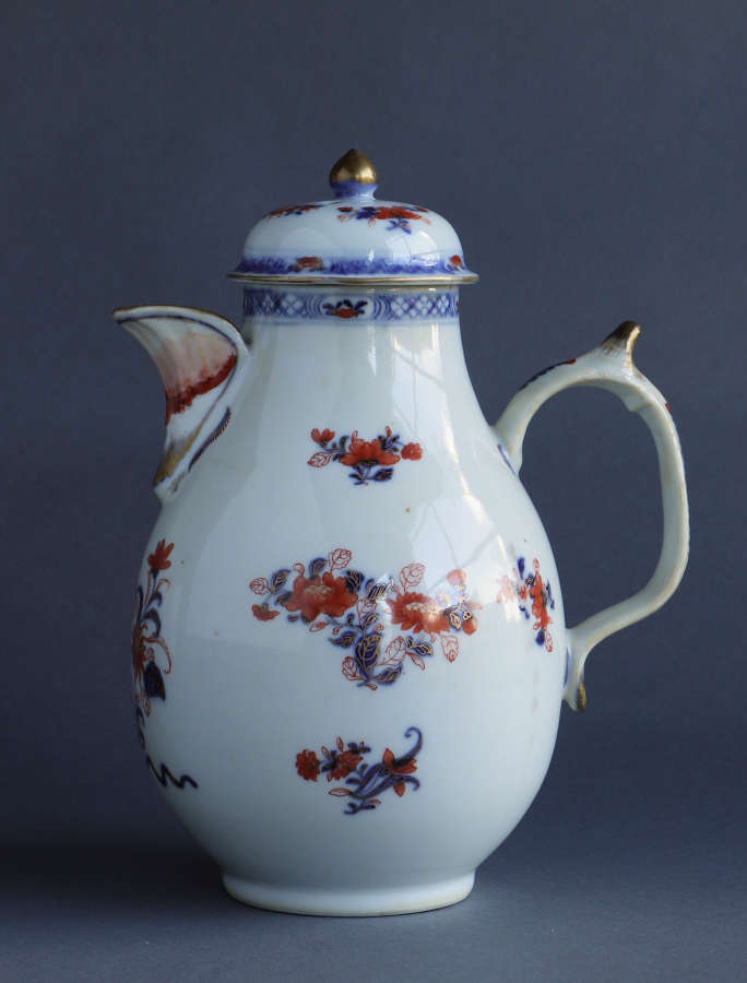 A Chinese export Imari jug & cover, Yongzheng or Qianlong